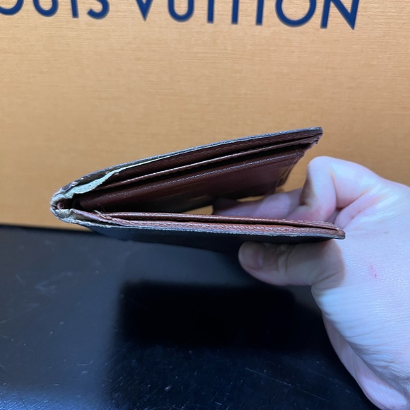 Authentic vintage LV Monogram Men’s wallet. - Picture 2 of 9